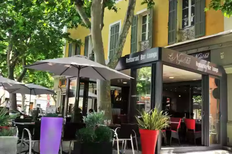 Le Restaurant - Le NightFall - Saint Maximin - Restaurant cuisine ouverte